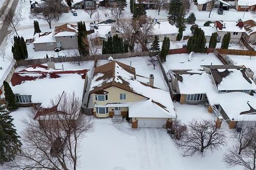 6 Hawstead Rd, Winnipeg, MB 