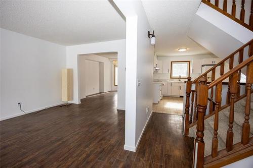 6 Hawstead Rd, Winnipeg, MB 