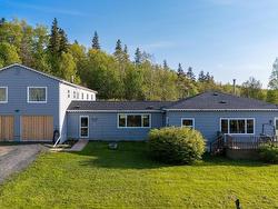 60 Cove Road  Halls Harbour, NS B0P 1J0