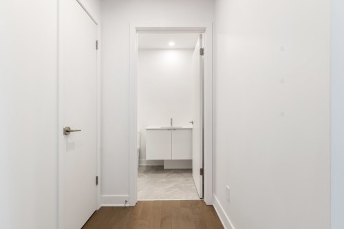 Mud Room - 910-5265 Rue Mackenzie, Montréal (Côte-Des-Neiges/Notre-Dame-De-Grâce), QC - Indoor Photo Showing Other Room