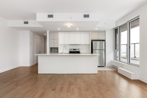 Kitchen - 910-5265 Rue Mackenzie, Montréal (Côte-Des-Neiges/Notre-Dame-De-Grâce), QC - Indoor Photo Showing Kitchen With Upgraded Kitchen