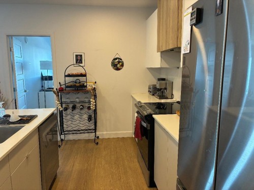 Cuisine - 1106-8355 Boul. St-Laurent, Brossard, QC - Indoor Photo Showing Kitchen