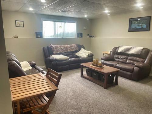 422 Birch Crescent, Nakina, ON - Indoor