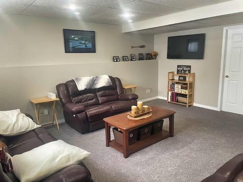 422 Birch Crescent, Nakina, ON - Indoor