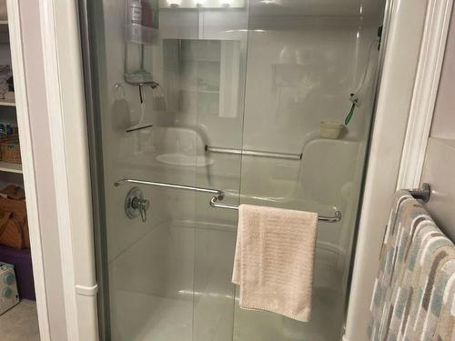 422 Birch Crescent, Nakina, ON - Indoor Photo Showing Bathroom