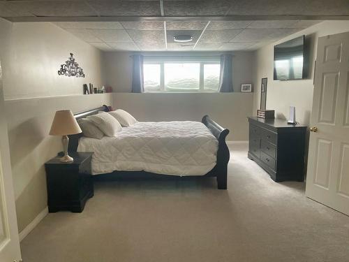 422 Birch Crescent, Nakina, ON - Indoor Photo Showing Bedroom