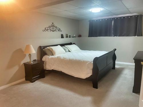 422 Birch Crescent, Nakina, ON - Indoor Photo Showing Bedroom