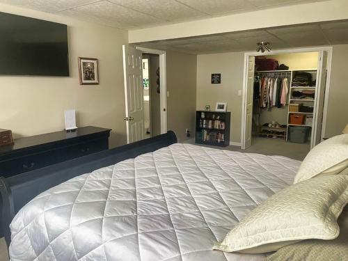 422 Birch Crescent, Nakina, ON - Indoor Photo Showing Bedroom
