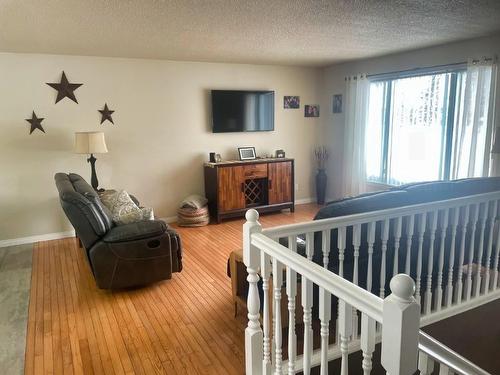 422 Birch Crescent, Nakina, ON - Indoor Photo Showing Bedroom