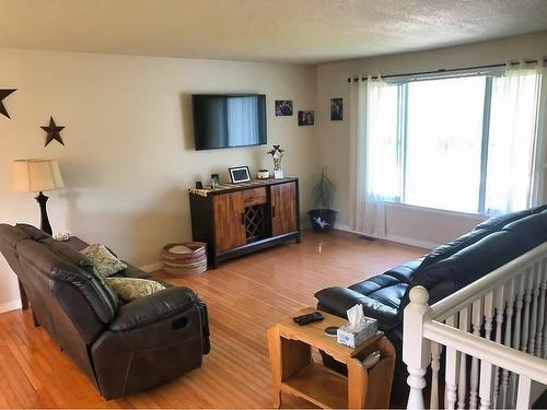 422 Birch Crescent, Nakina, ON - Indoor