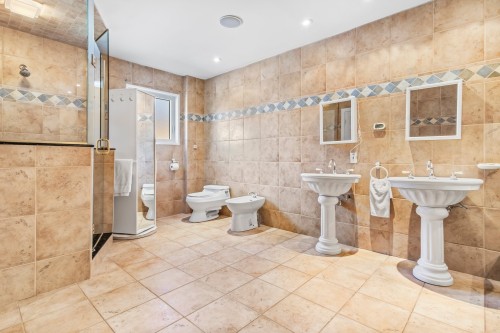 Master Bathroom - 5901 Av. Brandeis, Côte-Saint-Luc, QC - Indoor Photo Showing Bathroom