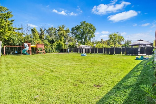 Courtyard - 5901 Av. Brandeis, Côte-Saint-Luc, QC - Outdoor With Backyard