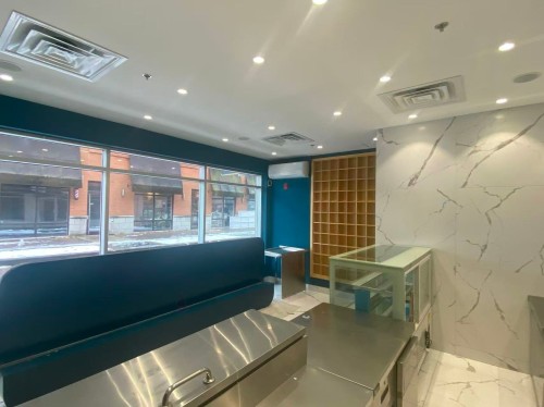 Commerce - 103-855 Boul. Décarie, Montréal (Saint-Laurent), QC - Indoor Photo Showing Other Room