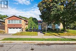 212 GODDARD STREET  Toronto, ON M3H 5E8