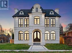 52 CHILD DRIVE  Aurora, ON L4G 1Y5