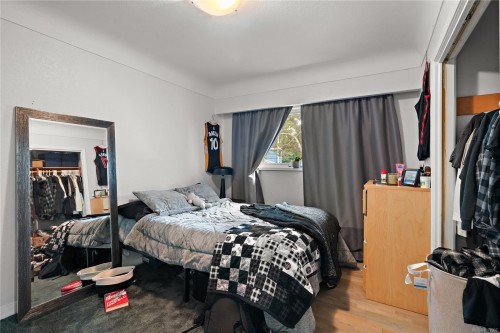 1819 Dunnett Cres, Saanich, BC 