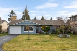 230 Evergreen St  Parksville, BC V9P 2G7