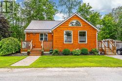 3 LAMBS LANE  Kawartha Lakes (Fenelon Falls), ON K0M 1G0