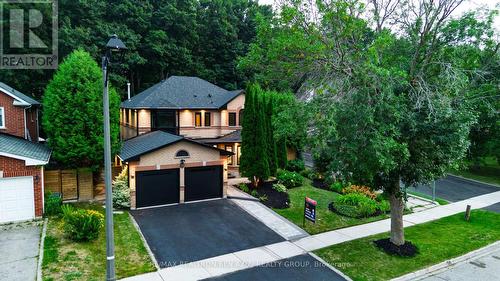 78 CHARING CRESCENT  Aurora, ON L4G 6P5