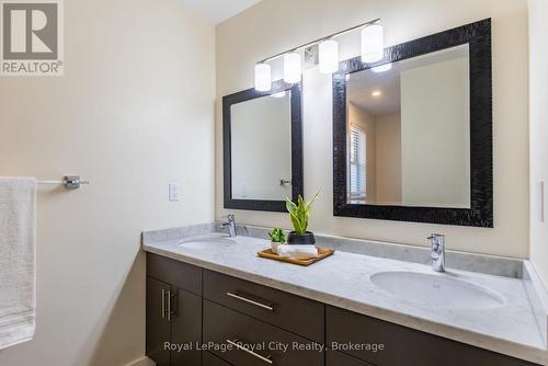 255 Normandy Avenue, Waterloo, ON - Indoor Photo Showing Bathroom