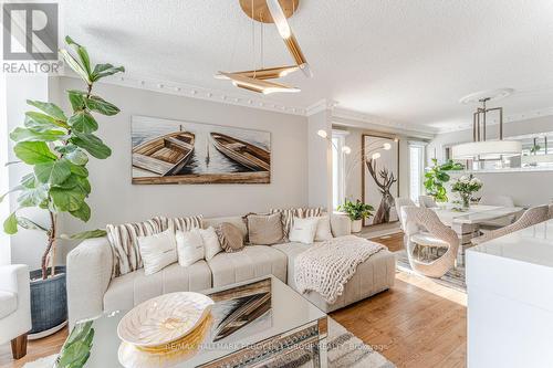 153 BROWNING TRAIL  Barrie, ON L4N 6R2