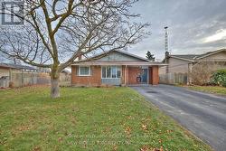 62 CHAMPLAIN AVENUE Welland, ON L3C 2L7