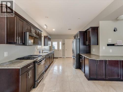 625 11TH Avenue Unit# 6  Castlegar, BC V1N 1J7