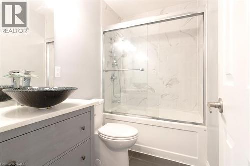 1601 Sandgate Crescent, Mississauga, ON - Indoor Photo Showing Bathroom