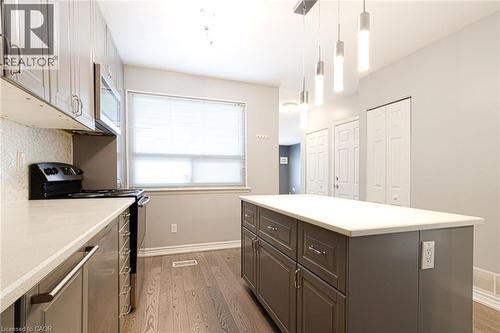 1601 Sandgate Crescent, Mississauga, ON - Indoor Photo Showing Kitchen