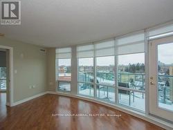 305 - 3830 BATHURST STREET  Toronto, ON M3H 6C5