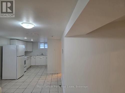 44 Billingsgate Crescent, Ajax, ON - Indoor Photo Showing Kitchen