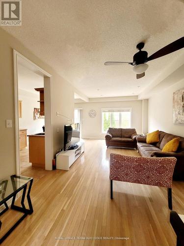 5231 Autumn Harvest Way, Burlington, ON - Indoor Photo Showing Other Room