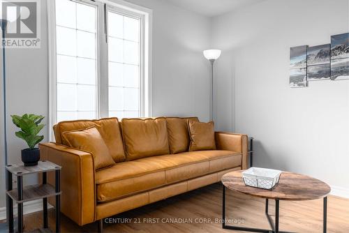 302 Egerton Street, London East (East M), ON - Indoor Photo Showing Living Room