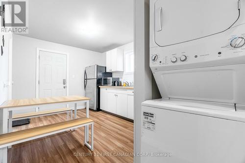302 Egerton Street, London East (East M), ON - Indoor Photo Showing Laundry Room