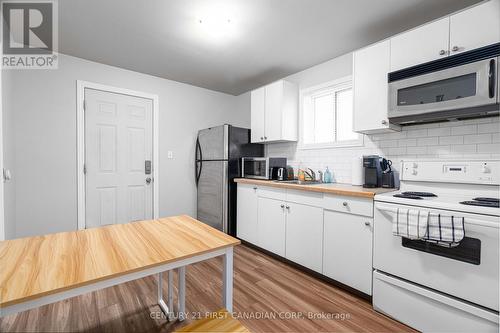 302 Egerton Street, London East (East M), ON - Indoor Photo Showing Kitchen