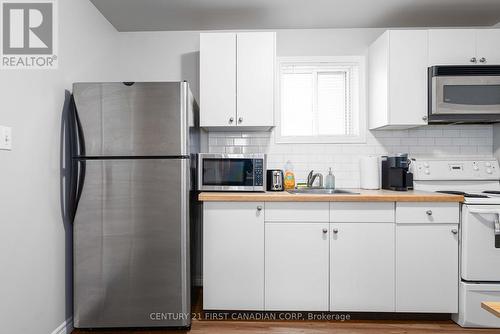 302 Egerton Street, London East (East M), ON - Indoor Photo Showing Kitchen
