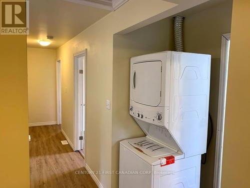 302 Egerton Street, London East (East M), ON - Indoor Photo Showing Laundry Room
