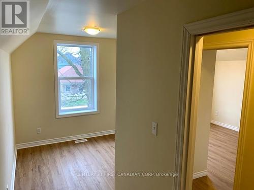 302 Egerton Street, London East (East M), ON - Indoor Photo Showing Other Room