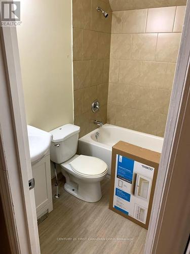 302 Egerton Street, London East (East M), ON - Indoor Photo Showing Bathroom