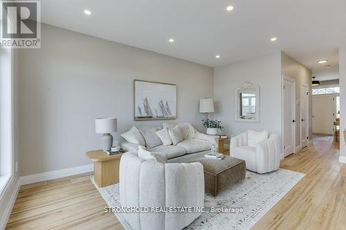 1768 Finley Crescent, London North (North I), ON - Indoor Photo Showing Living Room