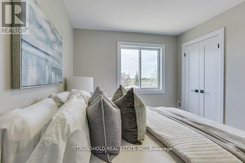 1768 Finley Crescent, London North (North I), ON - Indoor Photo Showing Bedroom