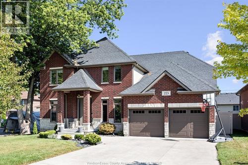 225 ELSWORTH  Lasalle, ON N9J 0C6