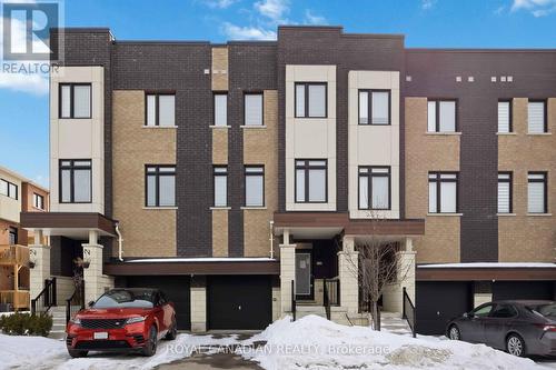 885 KICKING HORSE PATH  Oshawa, ON L1J 0B4