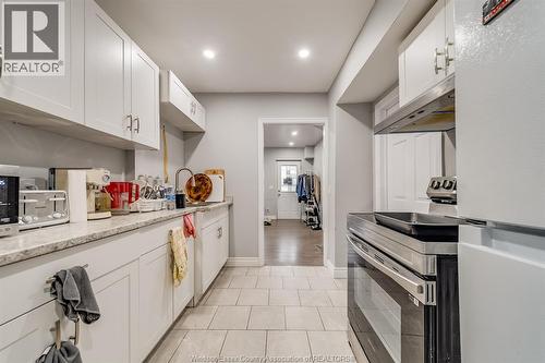 658 Tournier, Windsor, ON - Indoor Photo Showing Kitchen