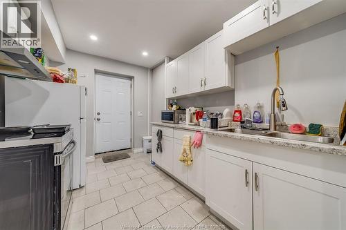 658 Tournier, Windsor, ON - Indoor Photo Showing Kitchen