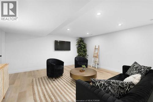 572 Lily Mac Boulevard, Windsor, ON - Indoor