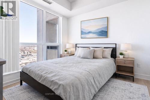 1712 - 9205 Yonge Street, Richmond Hill, ON - Indoor Photo Showing Bedroom