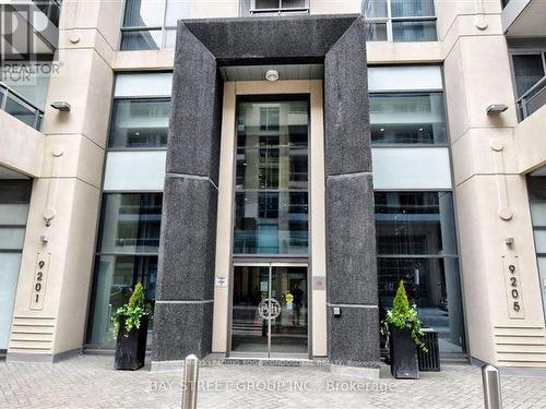 1712 - 9205 Yonge Street, Richmond Hill, ON - Outdoor With Facade