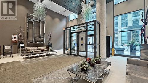 1712 - 9205 Yonge Street, Richmond Hill, ON - Indoor Photo Showing Other Room