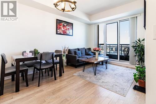 1712 - 9205 Yonge Street, Richmond Hill, ON - Indoor